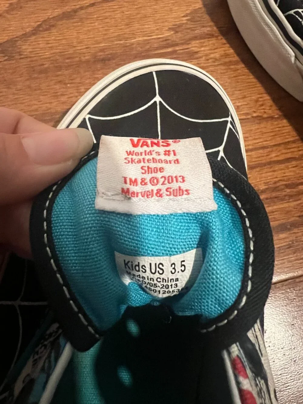 KIDS VANS ERA X Marvel Comics Spiderman Shoes Size 3.5 Limited Edition 2013